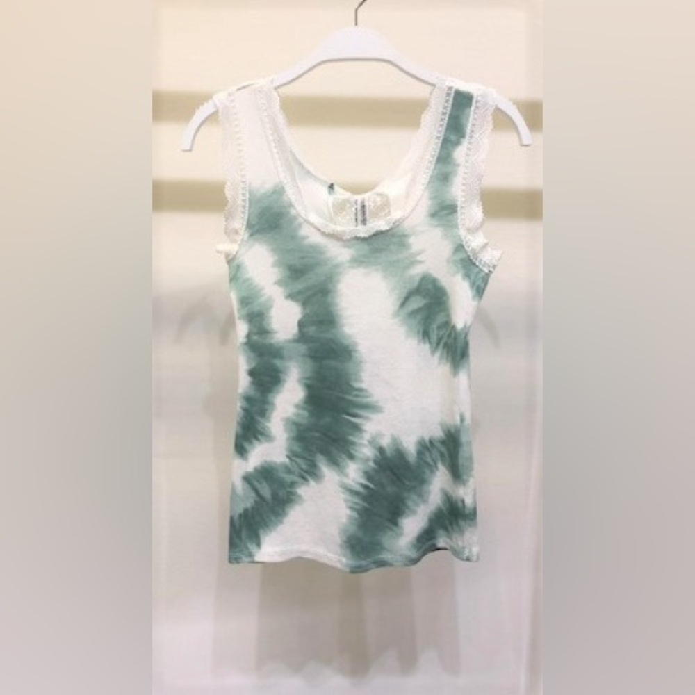 (717146-SGE) RING TIE DYE BACK LACE TRIM CONTRAST RIB TANK TOP